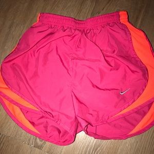 Nike shorts XS 💕🧡 *BUNDLE TO SAVE*